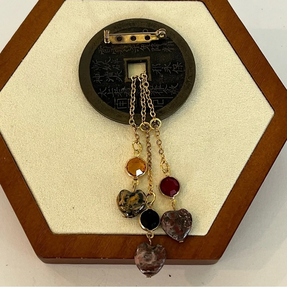 Vintage 80s Brooch with Quartz Heart Charms and Colored Gemstones - Picture 6 of 7